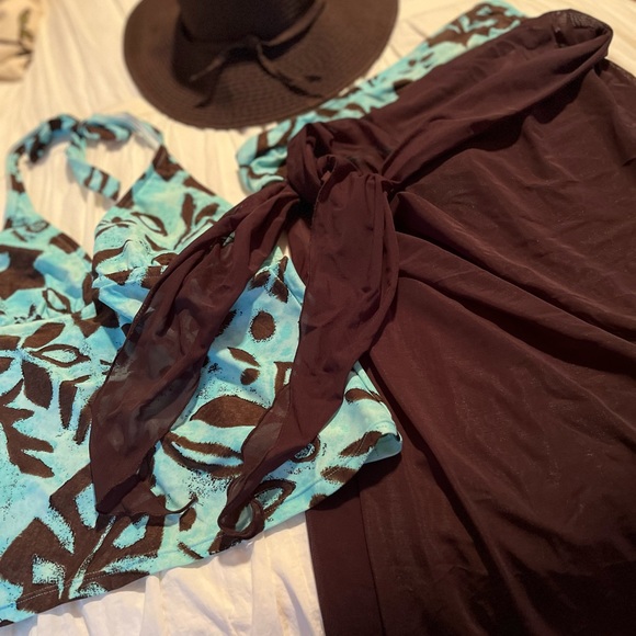 Tankini, sarong and sun hat. Brown/teal. Size 10 - Picture 5 of 8